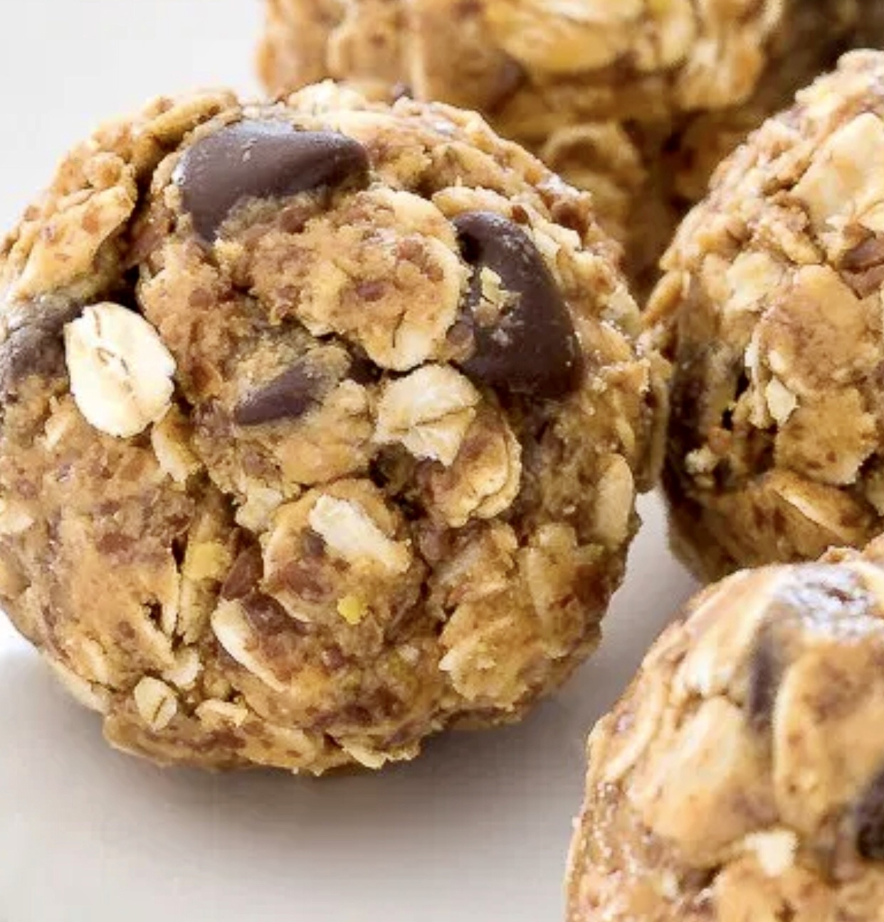 Peanut Butter Chocolate Energy Bites